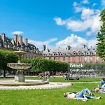 Au Centre Historique De Paris